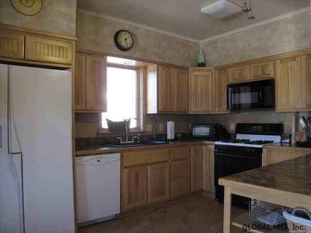 523 Ridge Road Queensbury, NY 12804 - Photo 4 of 9 Photo 4