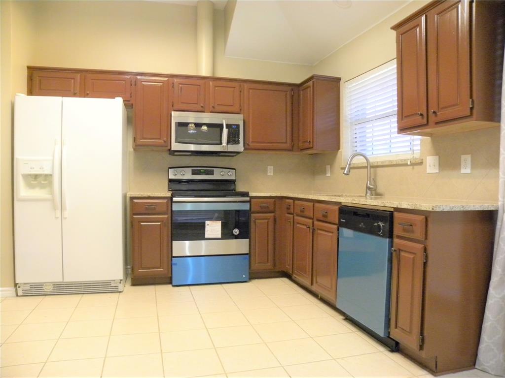 11216 Promenade Road Frisco, TX 75035 - Photo 6 of 35