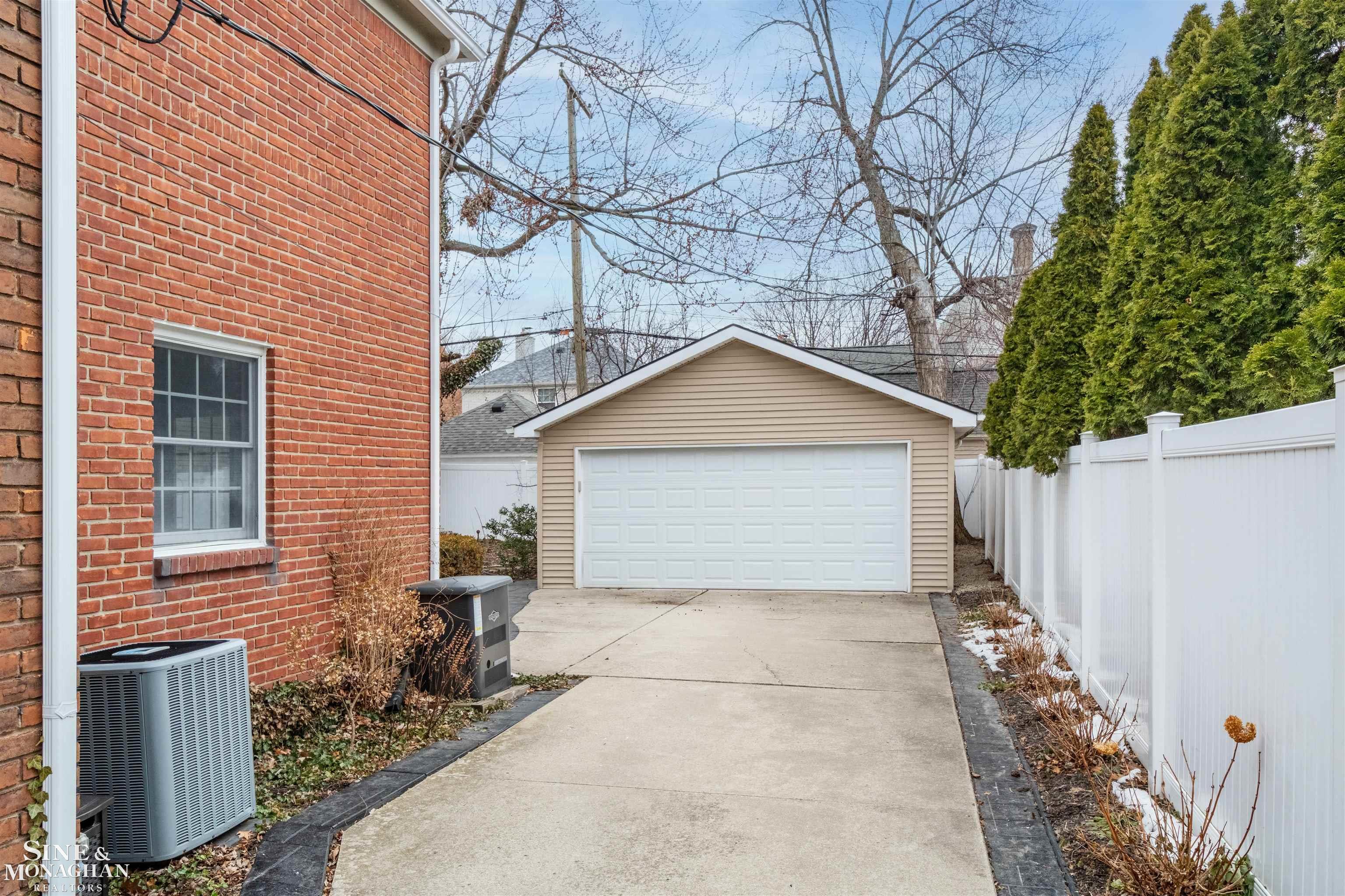 180 Fisher Road Grosse Pointe Farms, MI 48230 - Photo 51 of 88