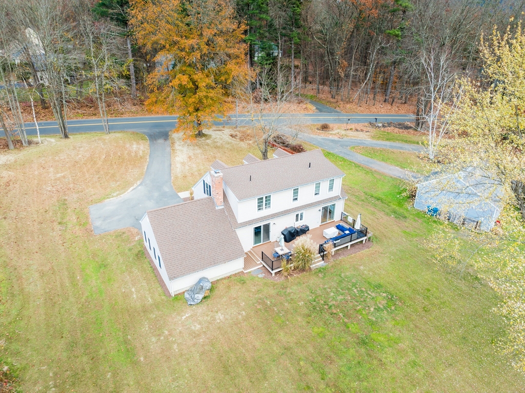 23 Lee Road Deerfield, MA 01373 - Photo 6 of 42 Gallery Image 6