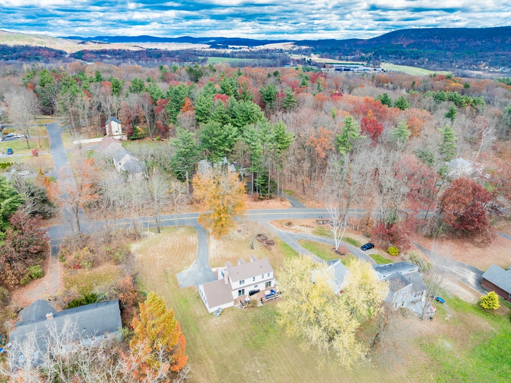 23 Lee Road Deerfield, MA 01373 - Photo 7 of 42 Gallery Image 7