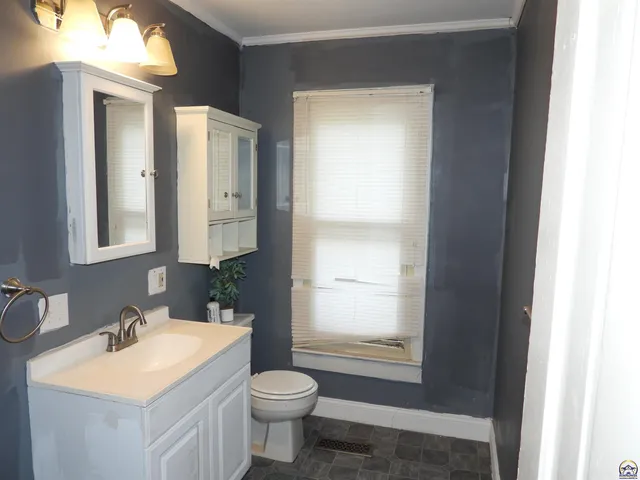 $155,000 | 320 West Dayton Avenue, Burlingame, KS 66413