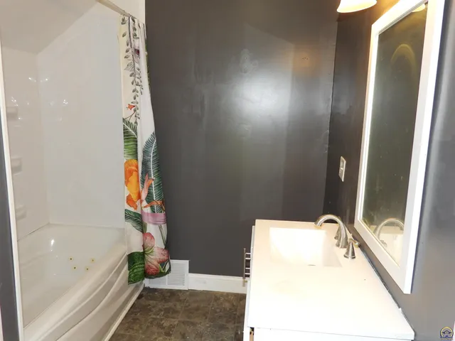 $155,000 | 320 West Dayton Avenue, Burlingame, KS 66413