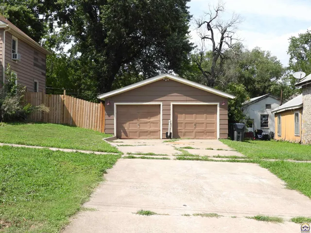 $155,000 | 320 West Dayton Avenue, Burlingame, KS 66413
