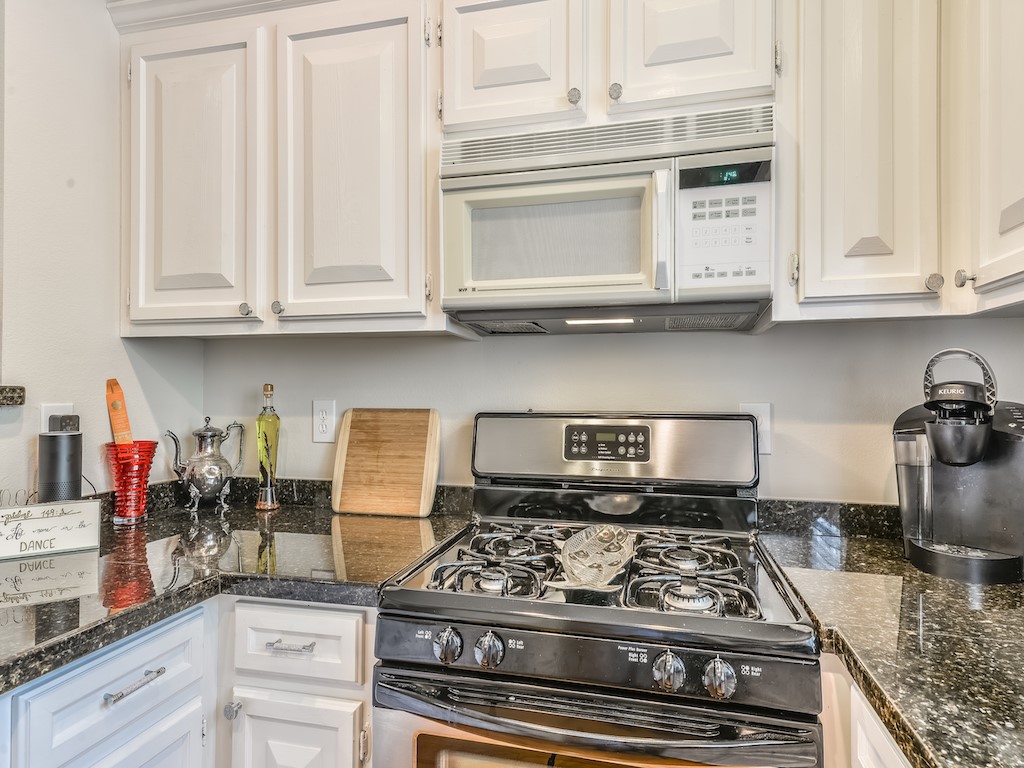 6409 Prague Street Houston, TX 77007 - Photo 11 of 11 Another view of the kitchen
