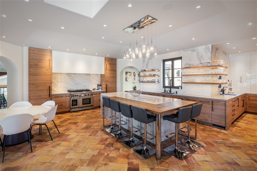 6342 Las Colinas Rancho Santa Fe, CA 92067 - Photo 4 of 9 Gourmet kitchen