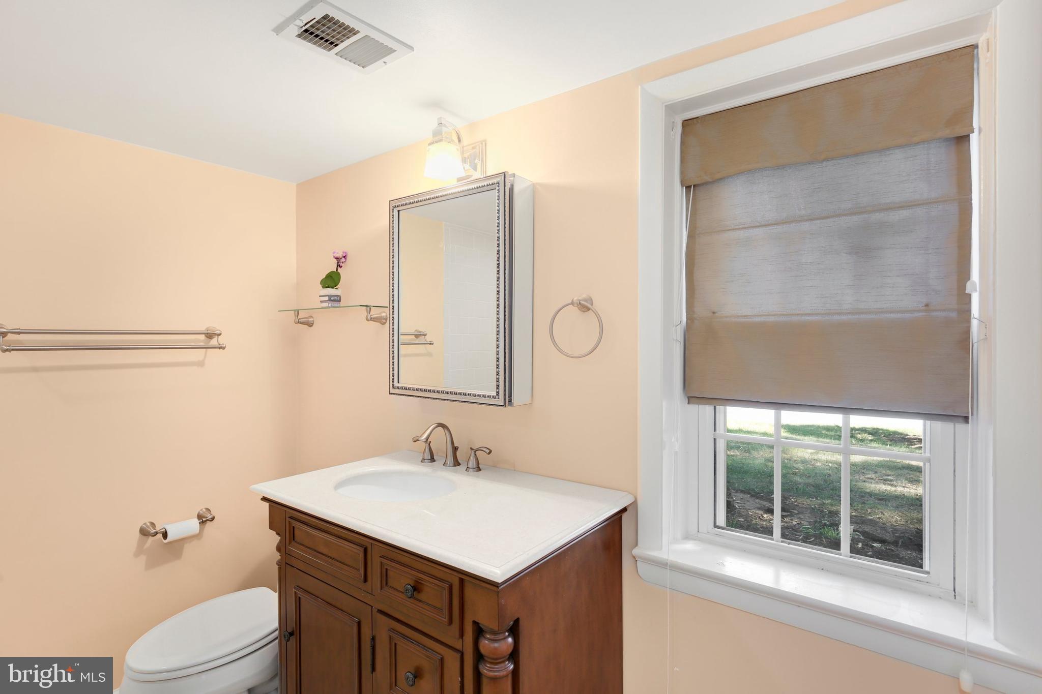 10610 Meadowhill Road Silver Spring, MD 20901 - Photo 16 of 40 Gallery Image 16