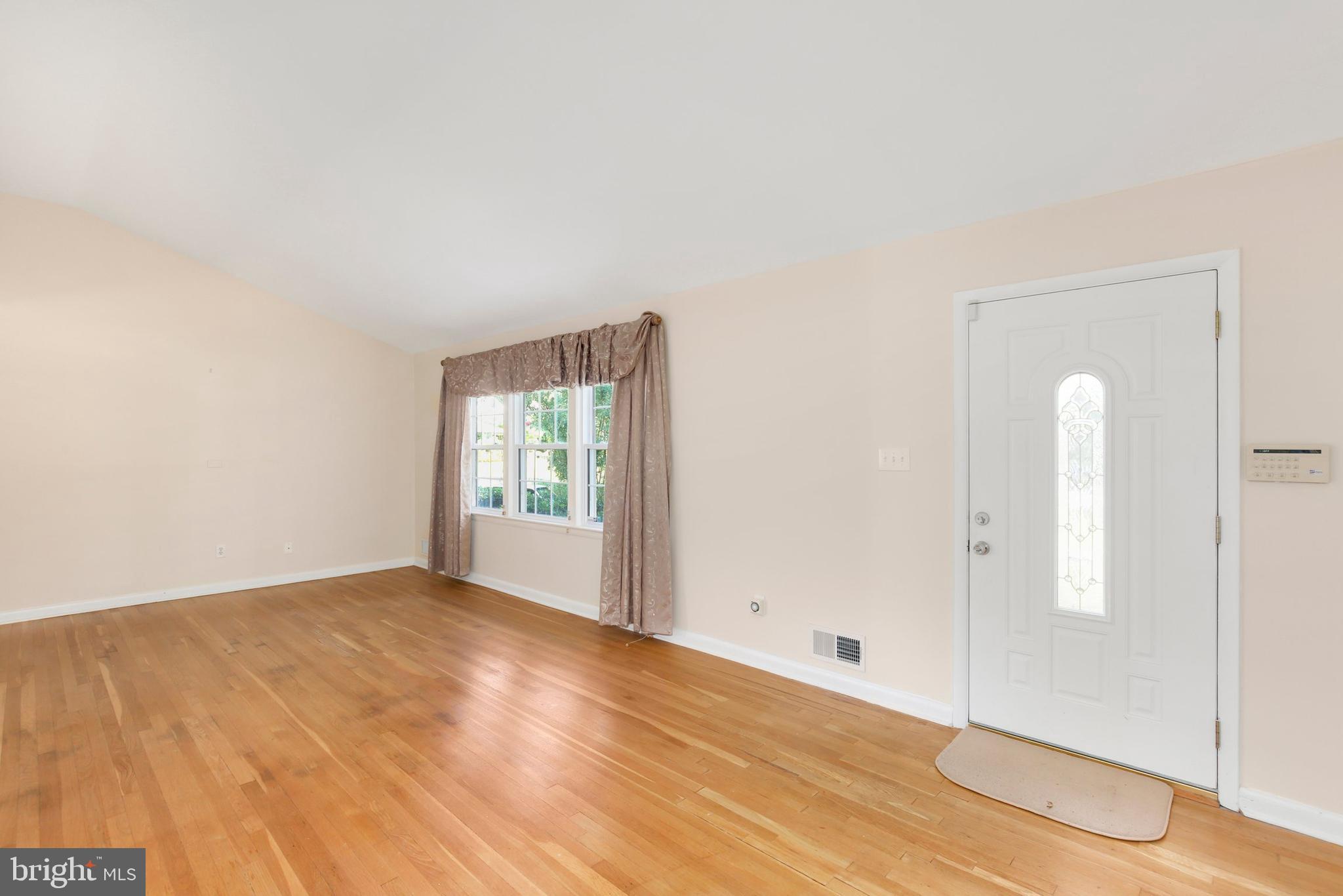 10610 Meadowhill Road Silver Spring, MD 20901 - Photo 7 of 40 Gallery Image 7