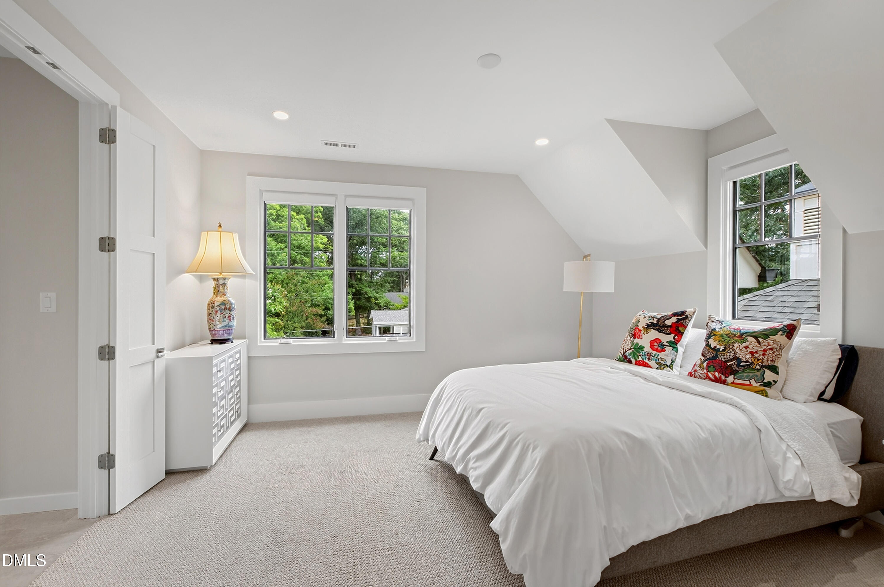 906 Lake Boone Trail Raleigh, NC 27607 - Photo 38 of 64 Lake Boone (65)