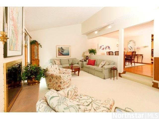 6054 Blake Ridge Road Edina, MN 55436 - Photo 3 of 10
