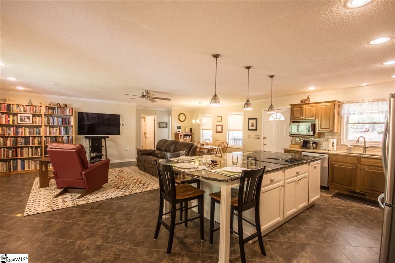 850 Three And Twenty Road Easley, SC 29642 - Photo 3 of 20
