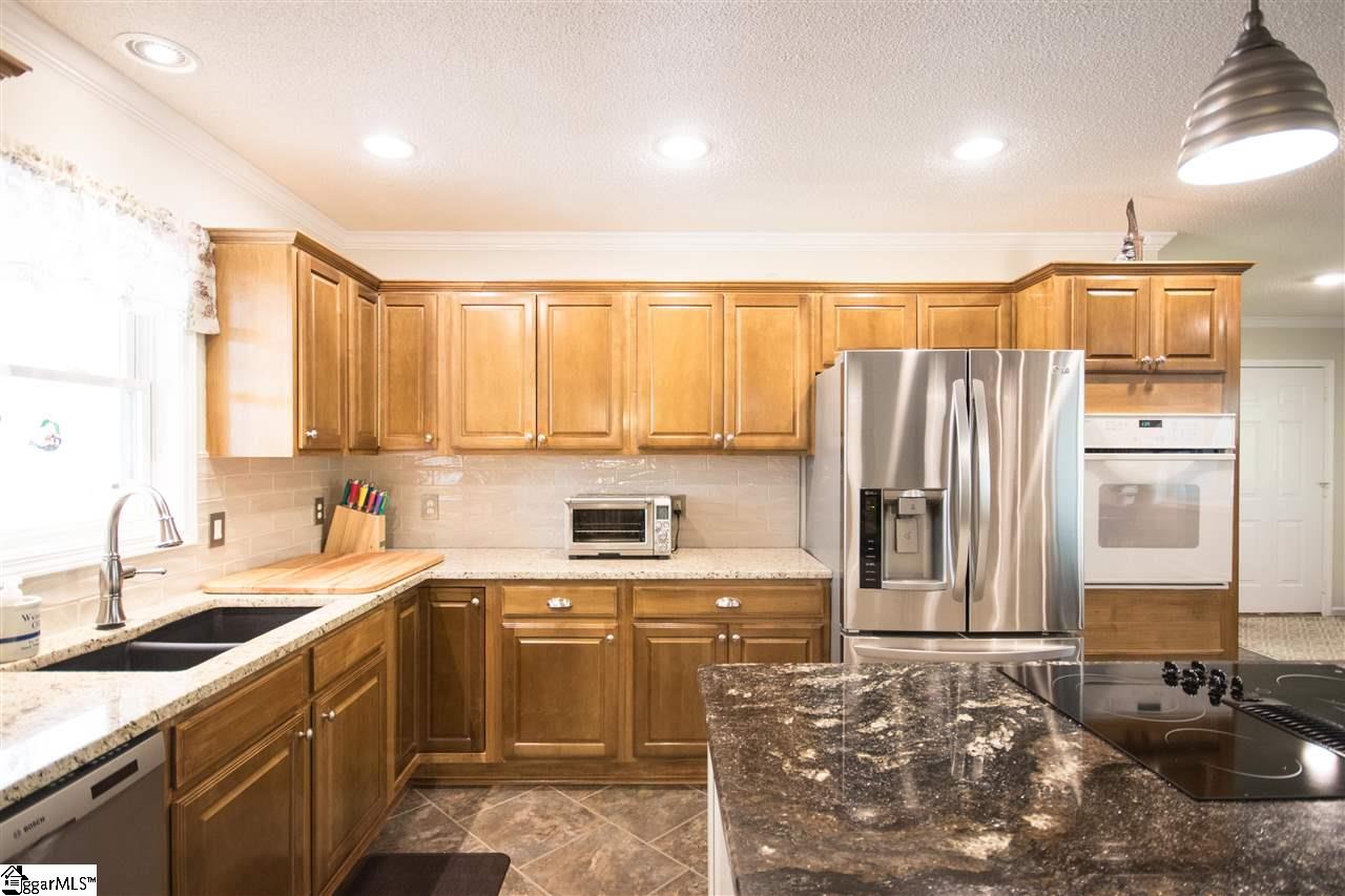 850 Three And Twenty Road Easley, SC 29642 - Photo 8 of 20