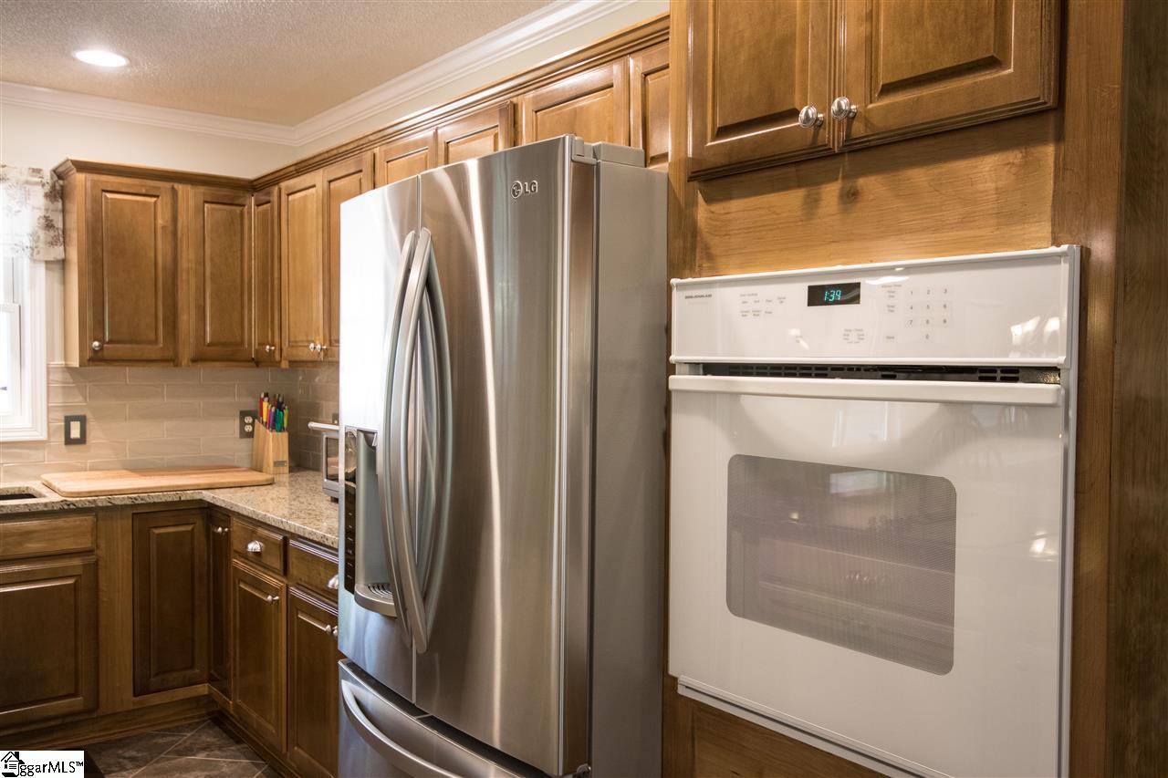 850 Three And Twenty Road Easley, SC 29642 - Photo 9 of 20