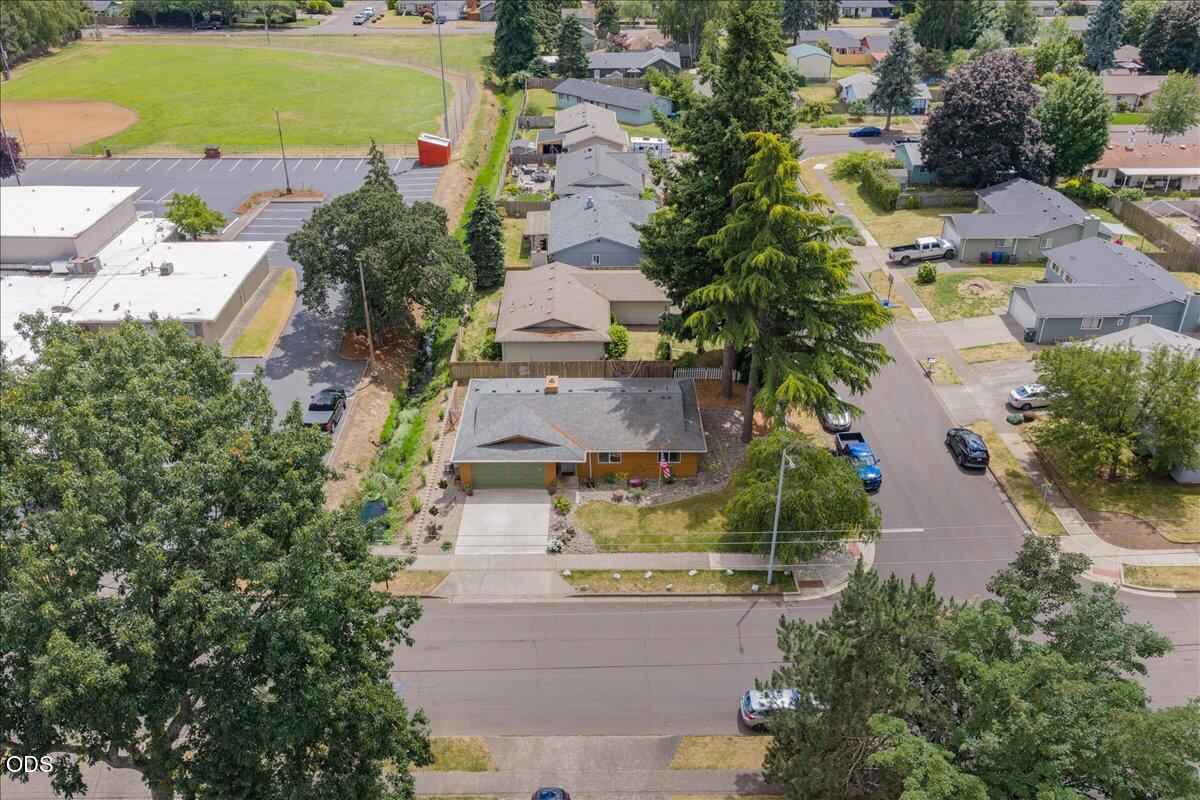 1130 Baxter Road Southeast Salem, OR 97306 - Photo 2 of 33