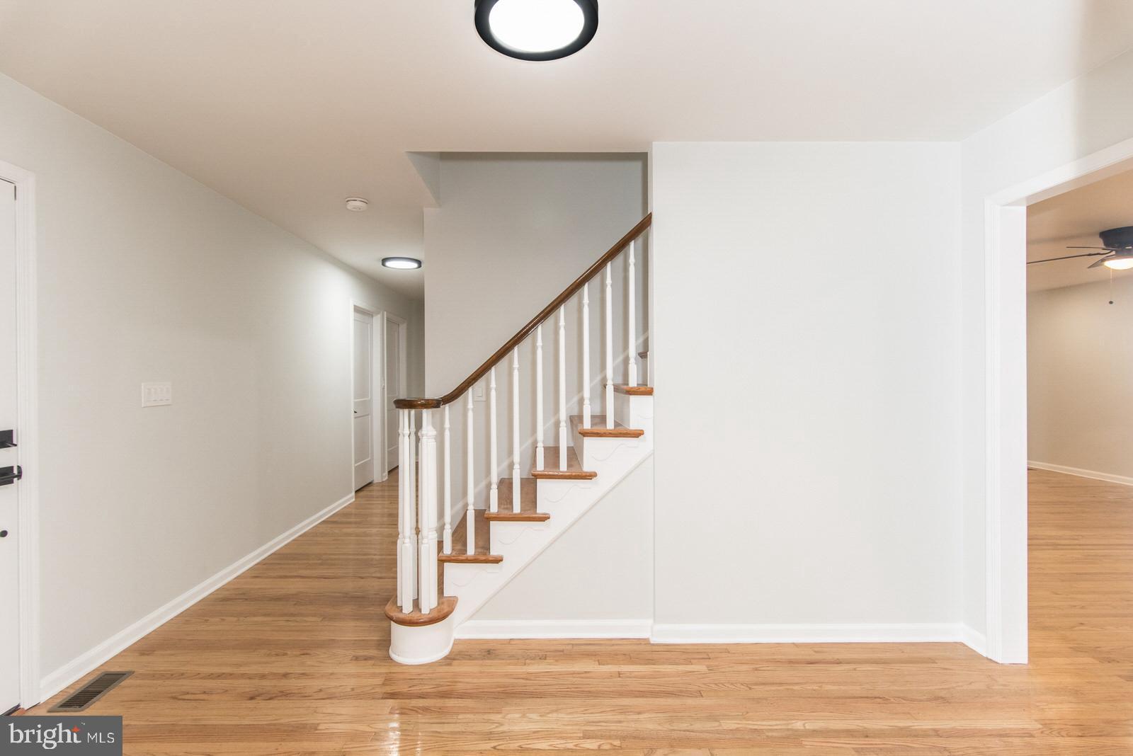 558 Sentinel Road Moorestown, NJ 08057 - Photo 14 of 144 a view of entryway