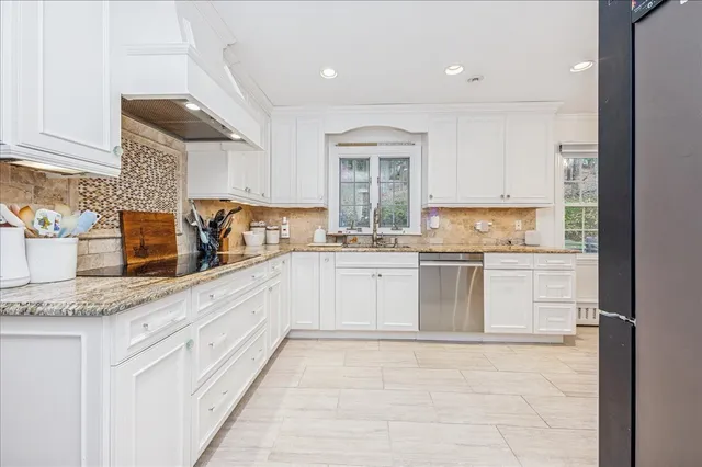 $899,000 | 42 Hannahs Road, Stamford, CT 06903