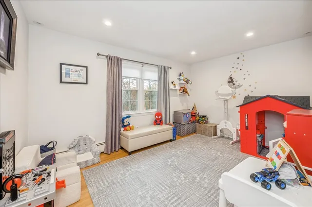 $899,000 | 42 Hannahs Road, Stamford, CT 06903