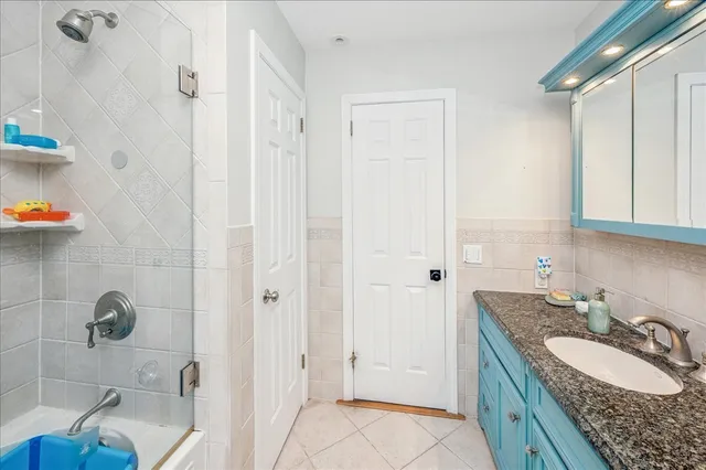 $899,000 | 42 Hannahs Road, Stamford, CT 06903