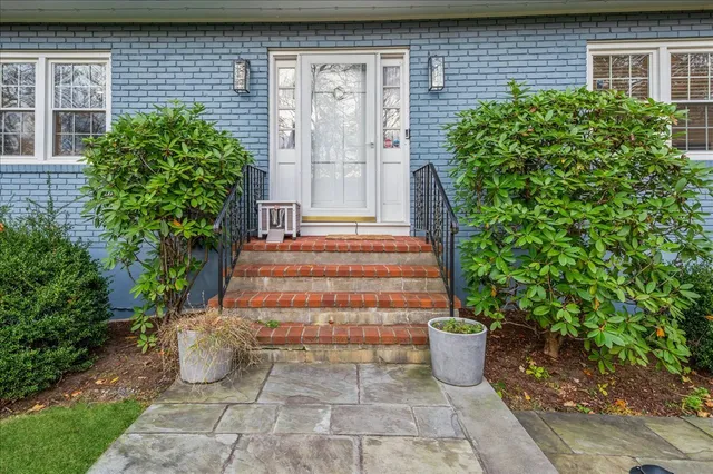 $899,000 | 42 Hannahs Road, Stamford, CT 06903