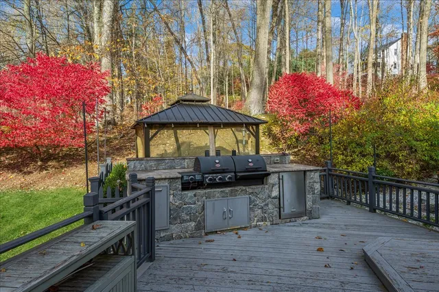 $899,000 | 42 Hannahs Road, Stamford, CT 06903