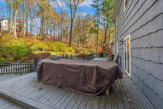 $899,000 | 42 Hannahs Road, Stamford, CT 06903