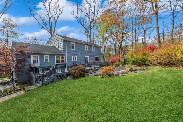 $899,000 | 42 Hannahs Road, Stamford, CT 06903