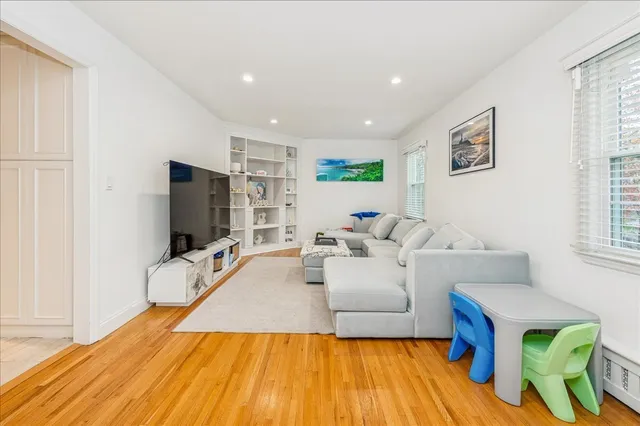 $899,000 | 42 Hannahs Road, Stamford, CT 06903