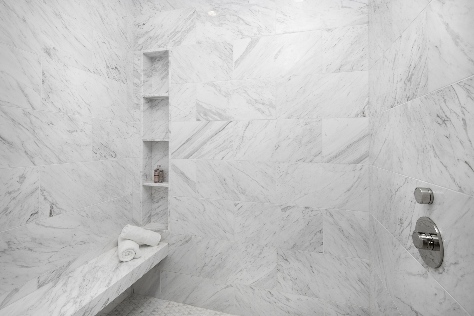 1921 North Mohawk Street Chicago, IL 60614 - Photo 18 of 44 a bathroom with a shower