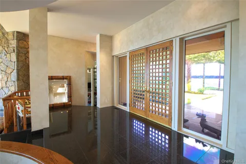 $9,800,000 | 15 Gatsby Lane, Great Neck, NY 11024