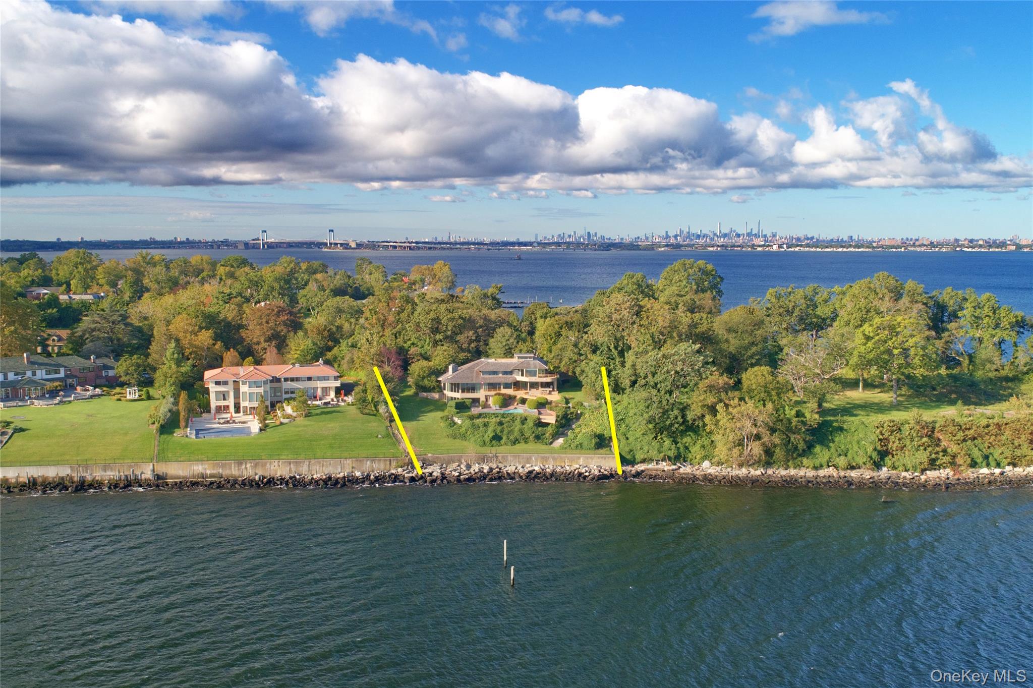 15 Gatsby Lane Great Neck, NY 11024 - Photo 9 of 12 a view of a city