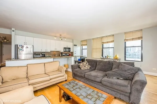 $3,950 | 330 North Jefferson Street, Unit 1405, Chicago, IL 60661