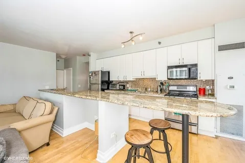 $3,950 | 330 North Jefferson Street, Unit 1405, Chicago, IL 60661