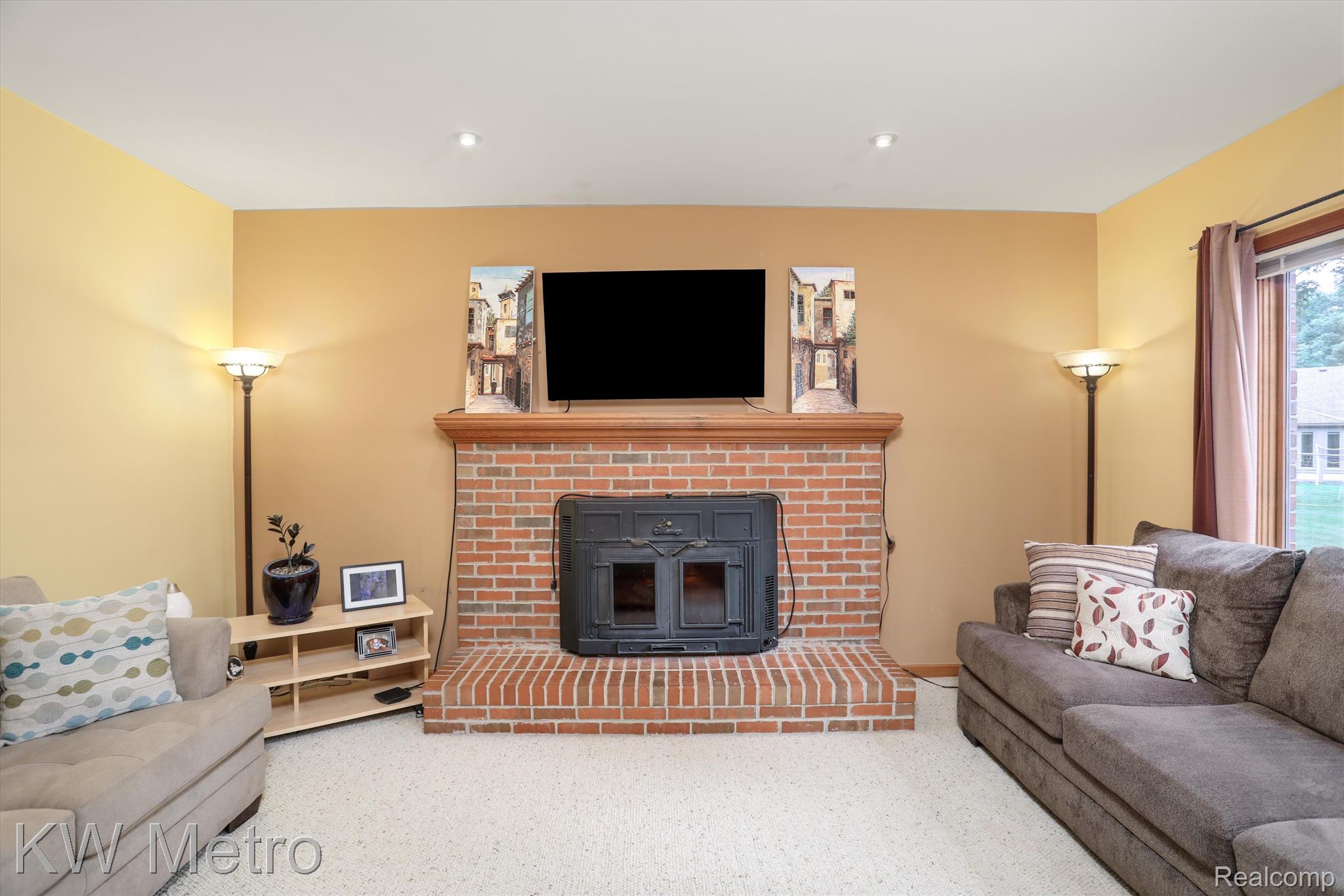 1372 Sherborn Court Rochester, MI 48306 - Photo 14 of 48 Family Room