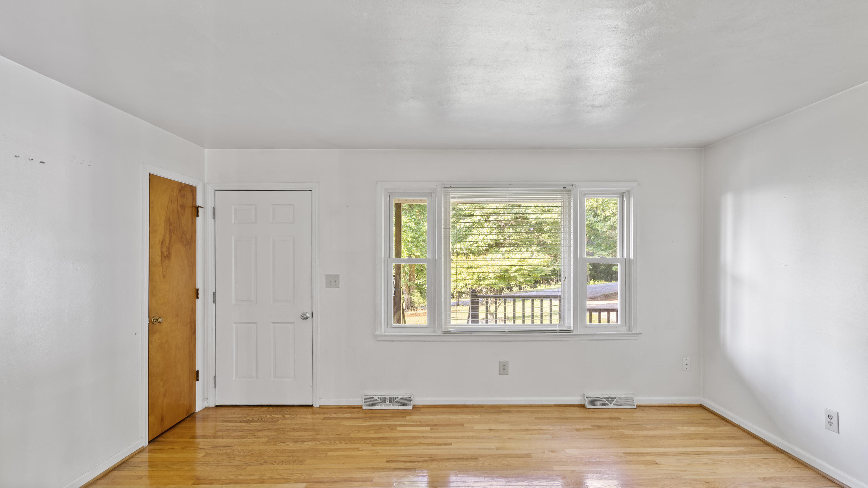 180 Ridgeway Road Hardy, VA 24101 - Photo 6 of 24 DSC02837