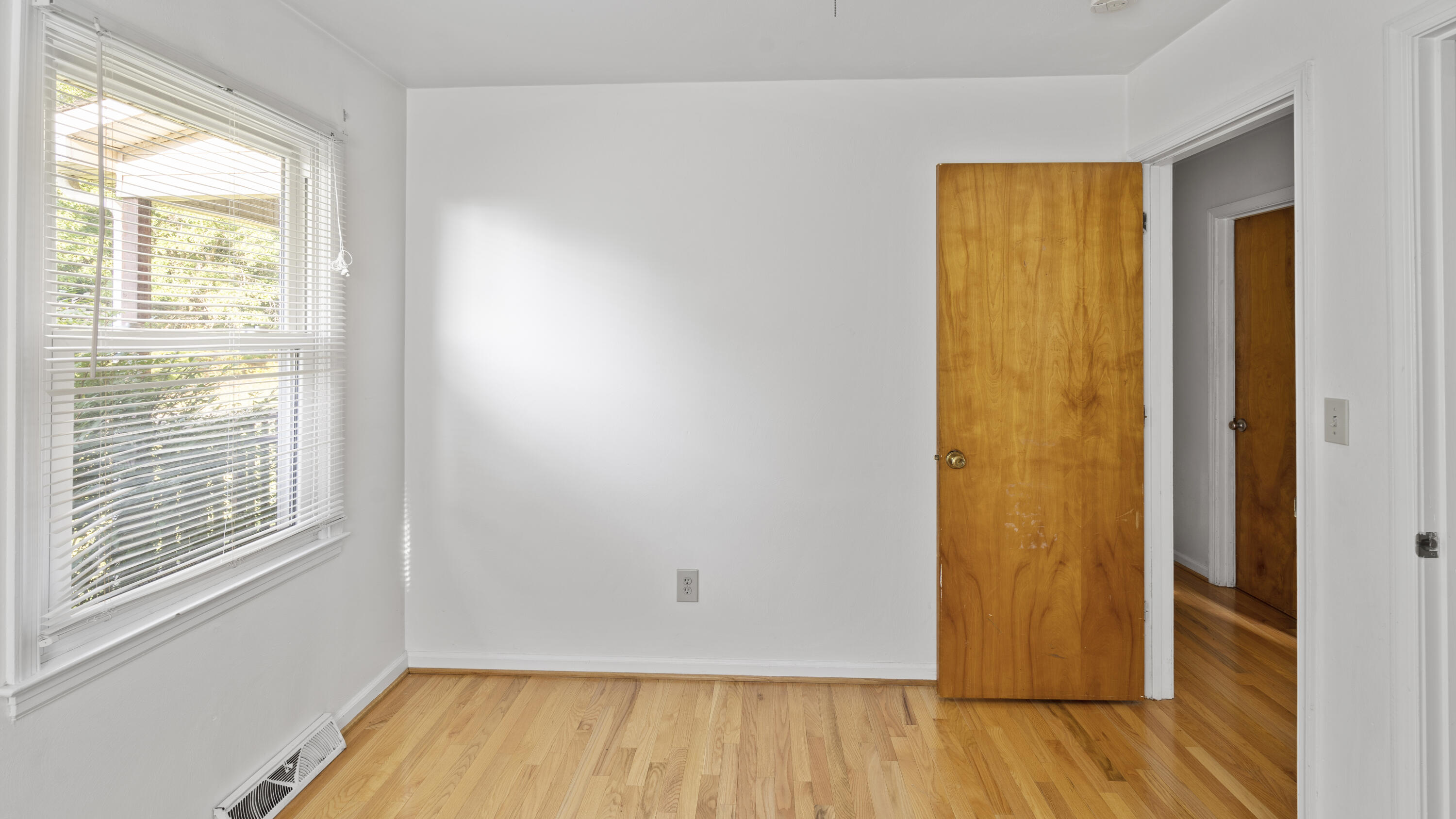 180 Ridgeway Road Hardy, VA 24101 - Photo 10 of 24 DSC02861