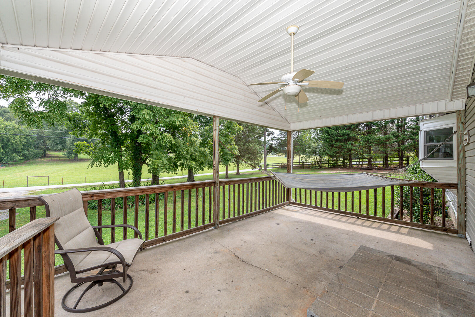 5505 Davis Ferry Road Loudon, TN 37774 - Photo 5 of 27 COVERED FRONT PORCH