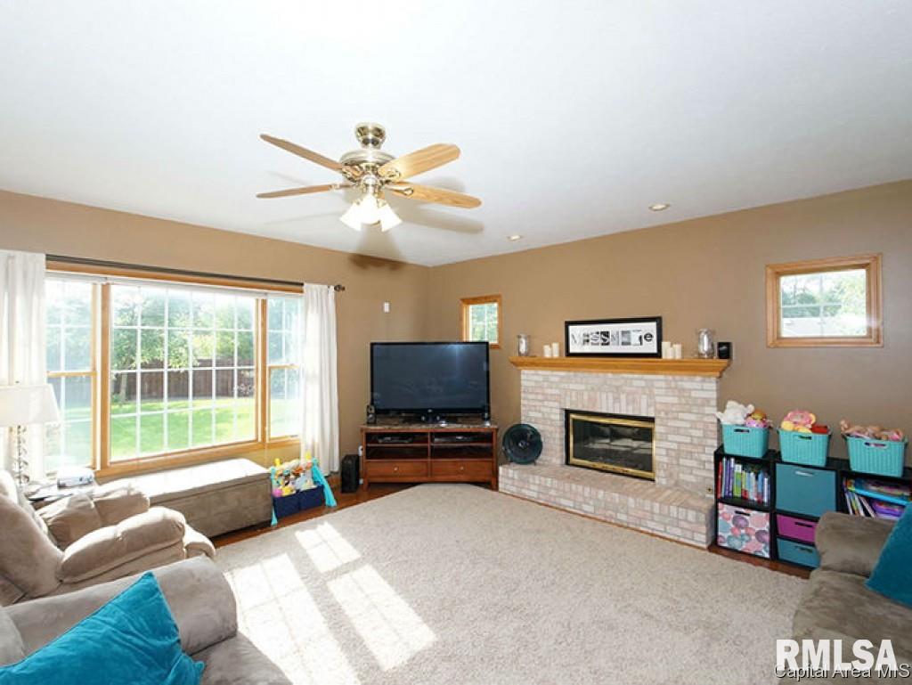 2101 Disar Drive Springfield, IL 62711 - Photo 6 of 24 Gallery Image 6