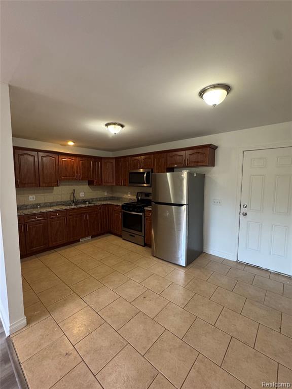 6063 Miller Road Dearborn, MI 48126 - Photo 4 of 11
