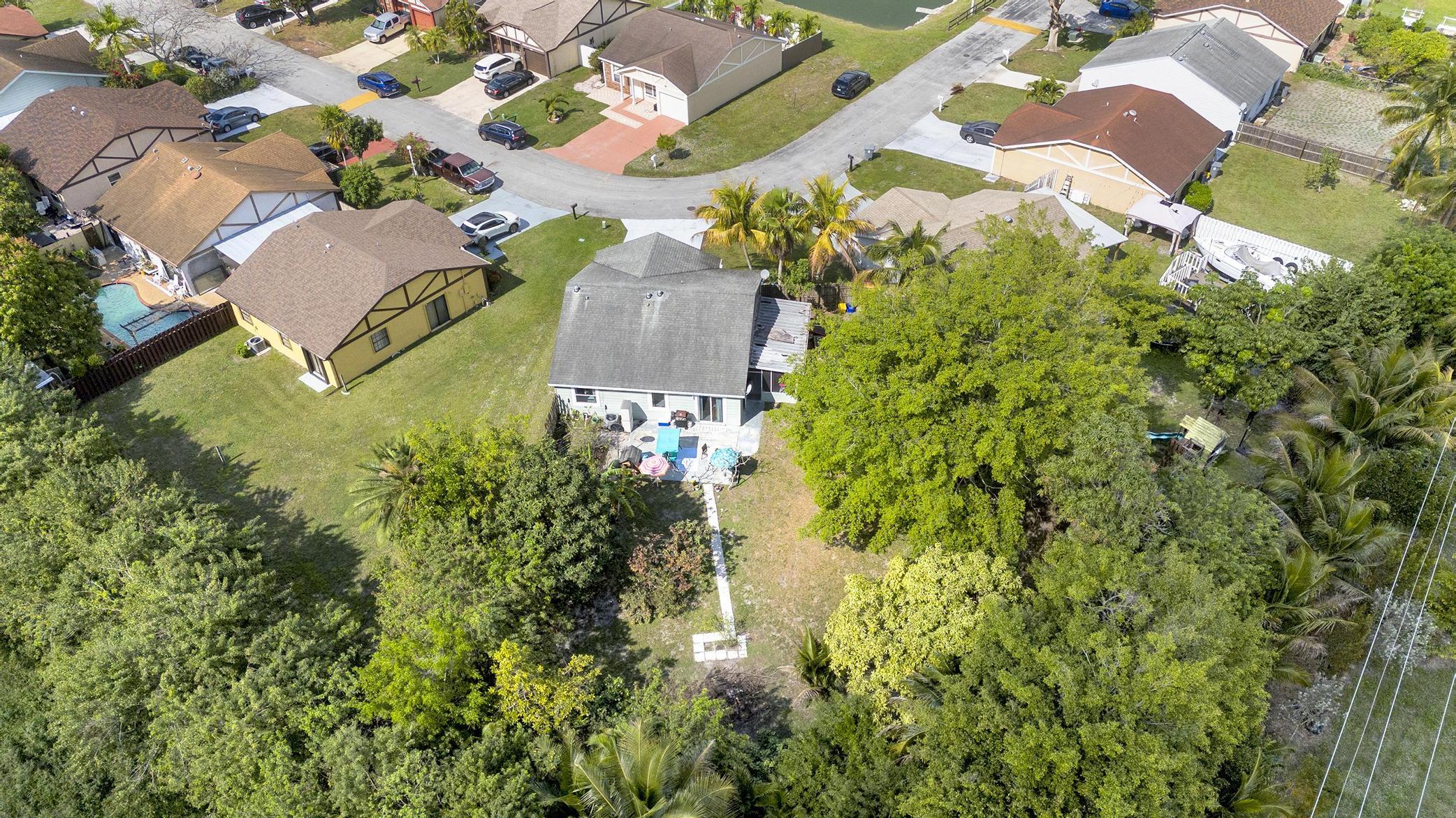 11117 Model Circle East Boca Raton, FL 33428 - Photo 33 of 34 DJI_0030