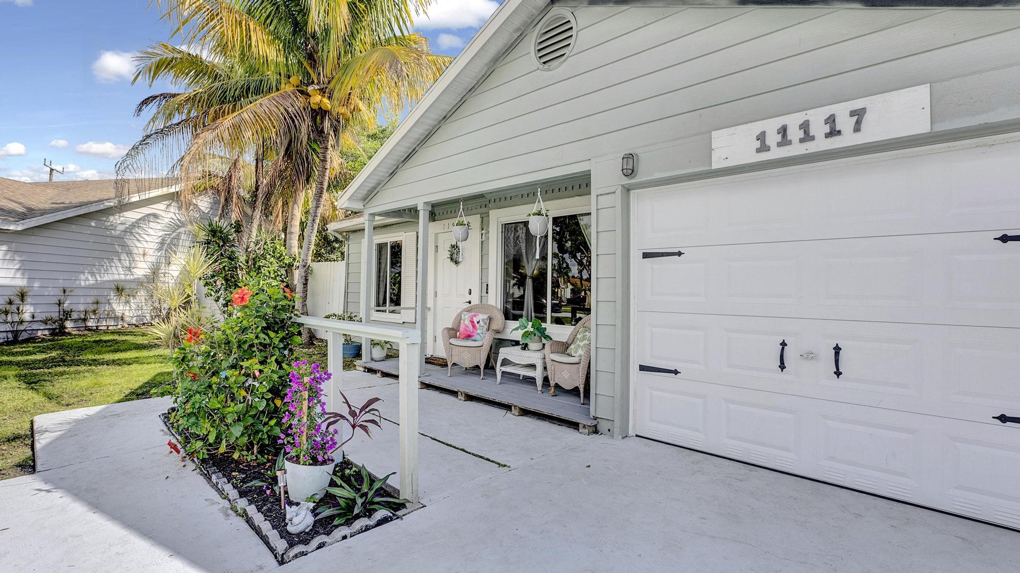 11117 Model Circle East Boca Raton, FL 33428 - Photo 4 of 34 DSC00141