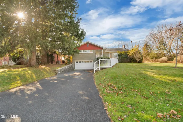 $2,700 | 188 Hackett Boulevard, Albany, NY 12209