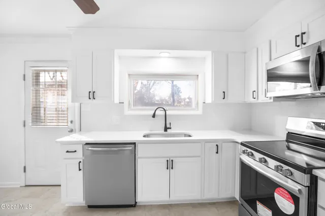 $2,700 | 188 Hackett Boulevard, Albany, NY 12209