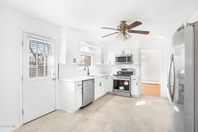 $2,700 | 188 Hackett Boulevard, Albany, NY 12209