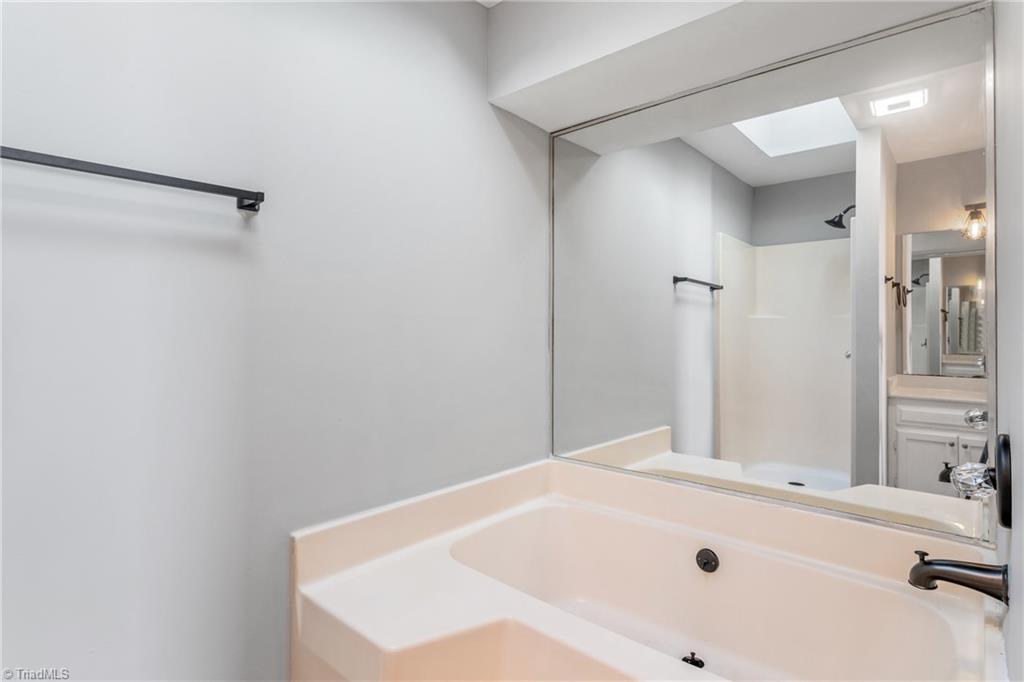 3715 Country Ridge Road Greensboro, NC 27405 - Photo 28 of 35 Gallery Image 28