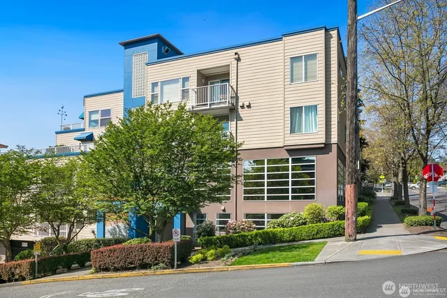 $620,000 | 3919 Latona Avenue Northeast, Unit 402, Seattle, WA 98105