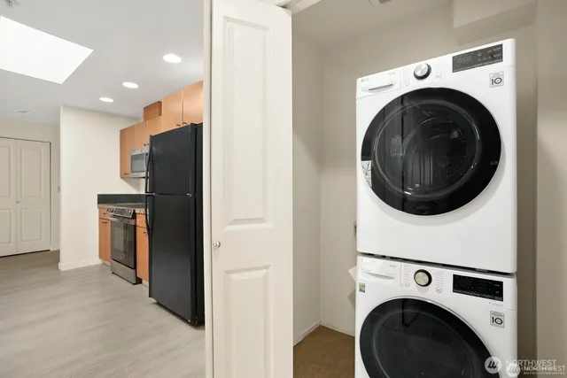 $620,000 | 3919 Latona Avenue Northeast, Unit 402, Seattle, WA 98105