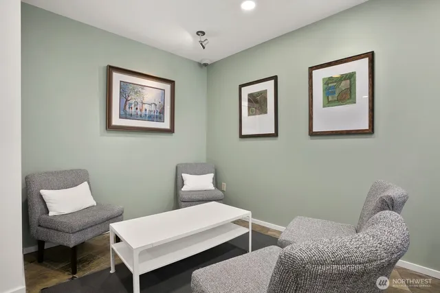 $620,000 | 3919 Latona Avenue Northeast, Unit 402, Seattle, WA 98105