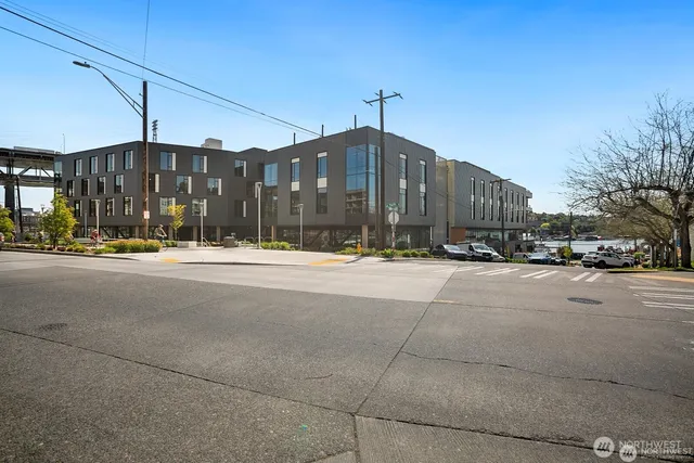 $620,000 | 3919 Latona Avenue Northeast, Unit 402, Seattle, WA 98105