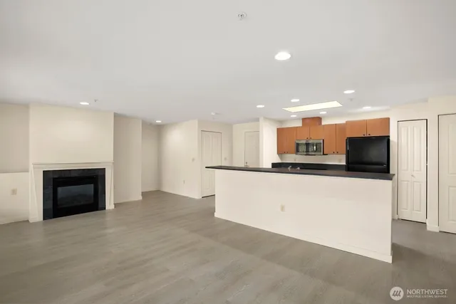 $620,000 | 3919 Latona Avenue Northeast, Unit 402, Seattle, WA 98105