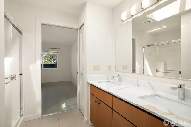 $620,000 | 3919 Latona Avenue Northeast, Unit 402, Seattle, WA 98105